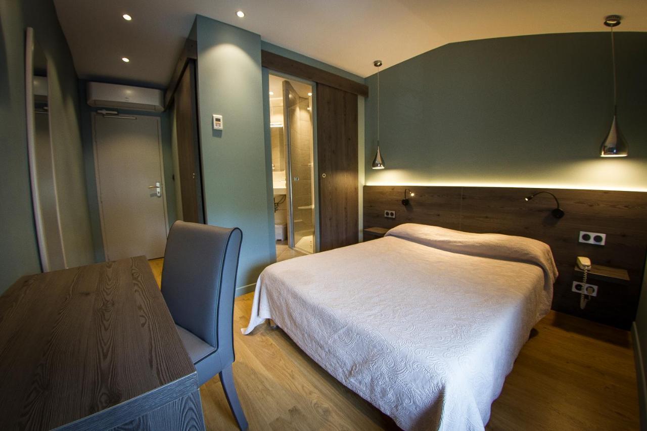 Hotel Le Pont Neuf Saint-Affrique Kültér fotó